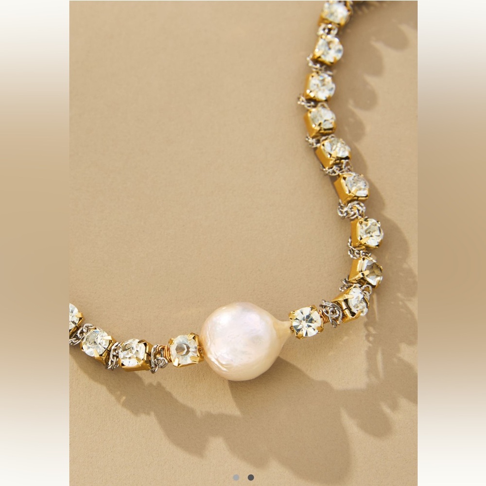 Gold Necklace with pearl